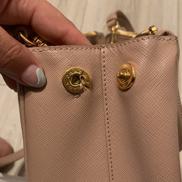 Prada Saffiano Lux Galleria Double-Zip Tote Cammeo - Picture 13 of 16